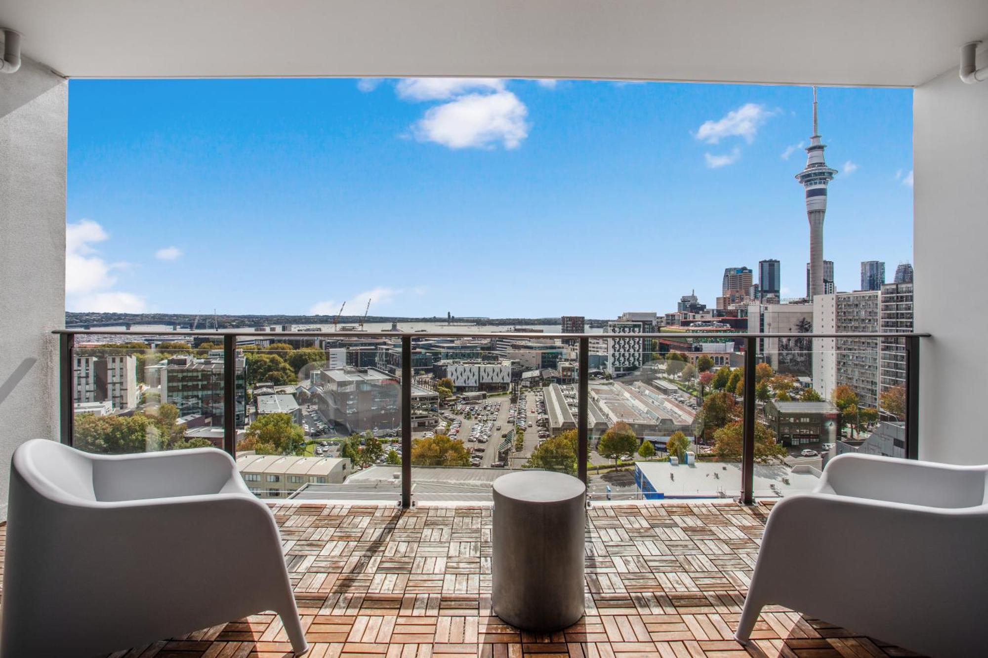 Skyline Serenade Apt With Skycity View And Parking Auckland Bagian luar foto